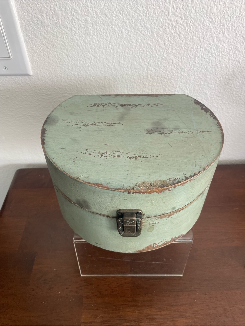 Vintage-Style Round Storage Box in Mint Green